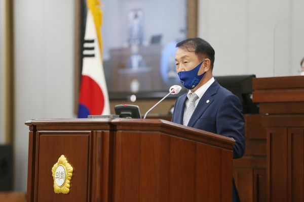 수원시의회 조문경 의원, 제354회 임시회에서 5분 자유발언을 하고 있는 모습