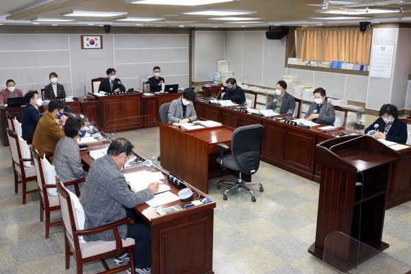 수원시의회 기획경제위, 조례안 등 안건심사 의결