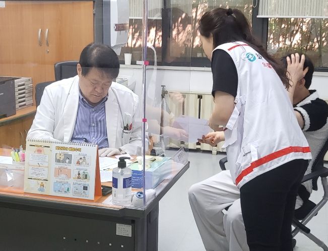 화성시 의료나눔 봉사단, 외국인 근로자 및 다문화 가정 대상 찾아가는 취약계층 무료 진료 봉사 시행