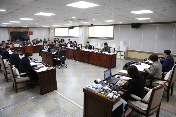 수원시의회 문화복지위, 복지여성국 소관업무 행정사무감사 실시