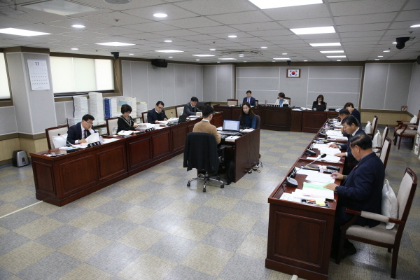 수원시의회 문화복지위원회, 도서관사업소 행정사무감사 실시