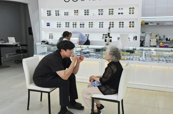 수원시 권선구 권선2동 지역사회보장협의체, 취약계층 어르신을 위한「밝은 eye 행복한 세상」 사업추진