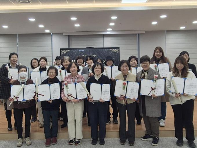 안성시, ‘2025 여성리더 양성 아카데미’ 21명 수료