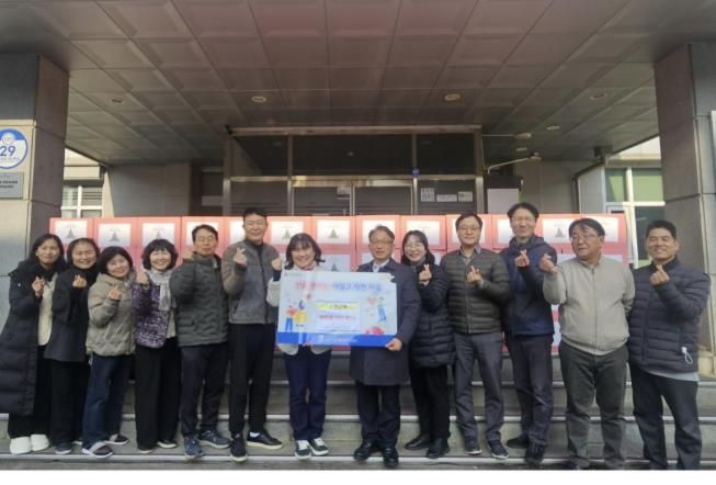 수원시 권선구 권선1동 소망교회, 깜짝 성탄선물 101박스 기탁