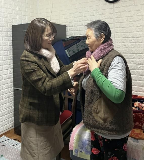 수원시 팔달구 우만1동 새마을문고회, 사랑의 털목도리 나눔으로 따뜻한 온기 나눠